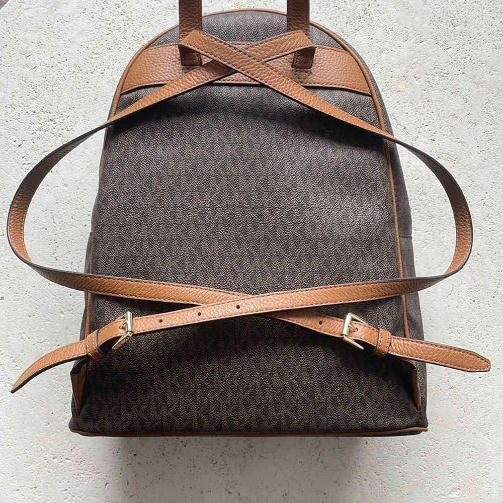 Michael Kors Large Abbey Backpack - Picture 4 of 11